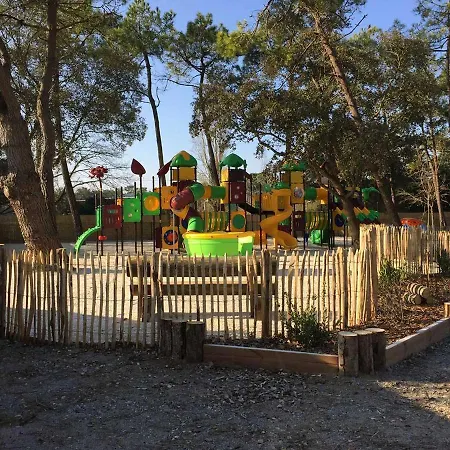 营地 Mobil Confort 圣伊莱尔·德列